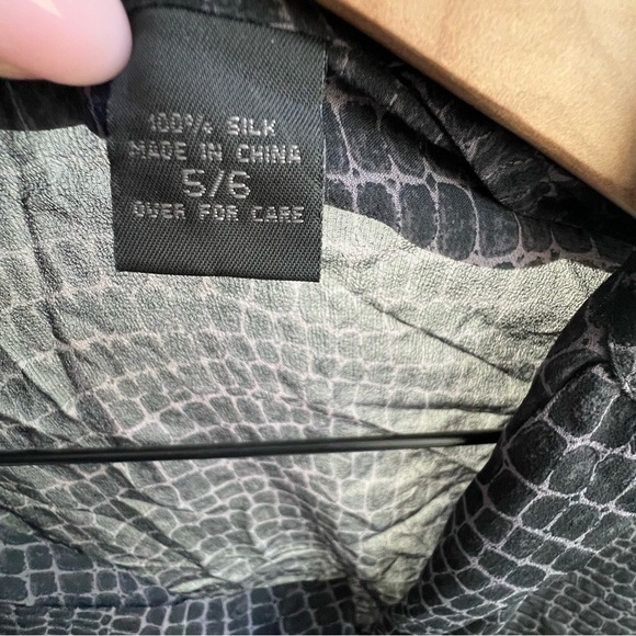 VTG Express Top Button Down Reptile Sheer Silk Slit Sleeve Whimsigoth Y2K 5/6 - Picture 8 of 12